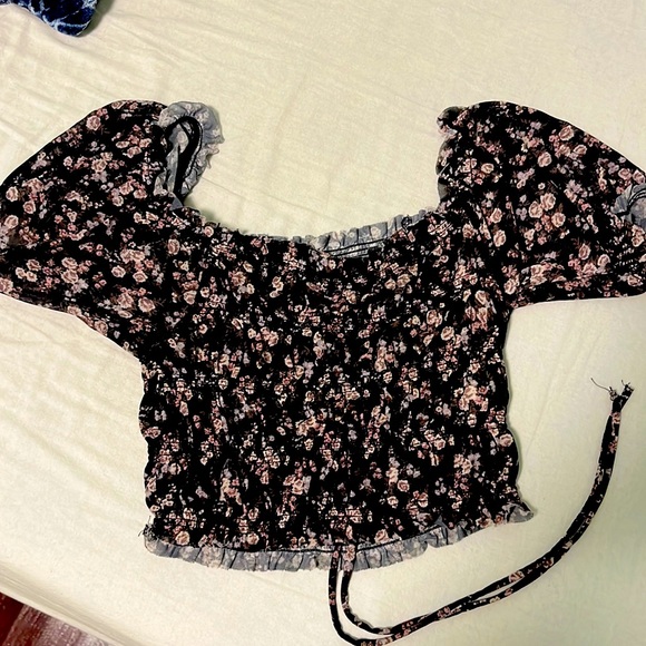 Crop top - Picture 1 of 2